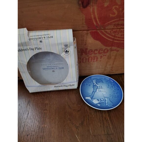 Bing & Grondahl 1985 Barnets Dag, Children's Day plate, 1st edition DENMARK - Picture 1 of 3